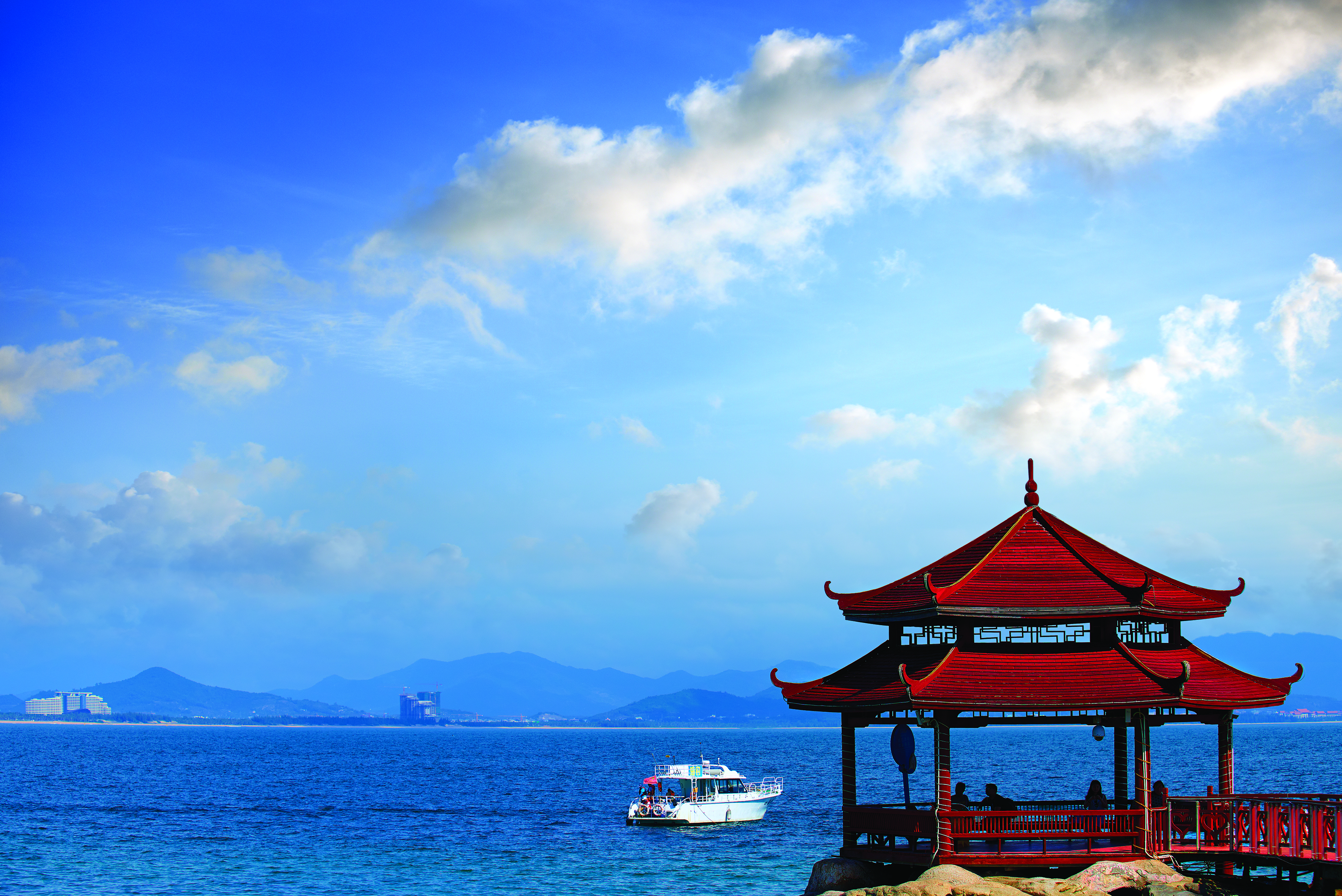 Rosewood Sanya ocean-view infinity pool